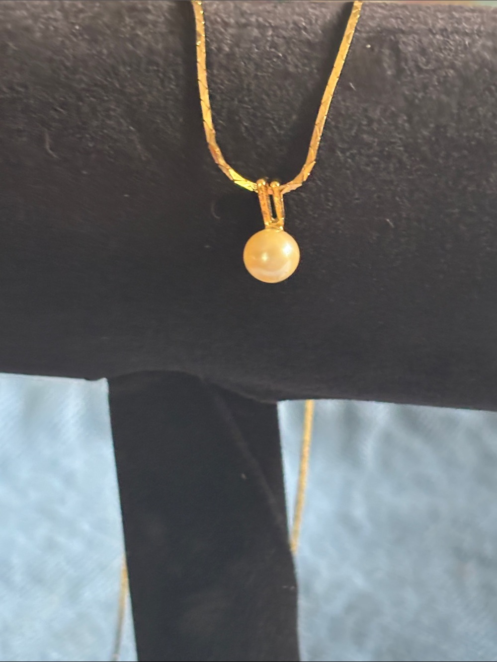 Gold Tone& Pearl Pendant Necklace - Elegant Women’s Jewelry 16 Inch